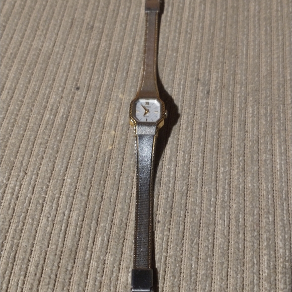 Watch - Picture 2 of 3